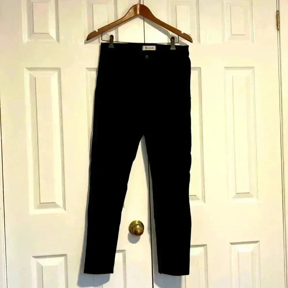 Madewell Mid Rise Skinny Denim Jeans with Velvet Trim on sides. Size 30